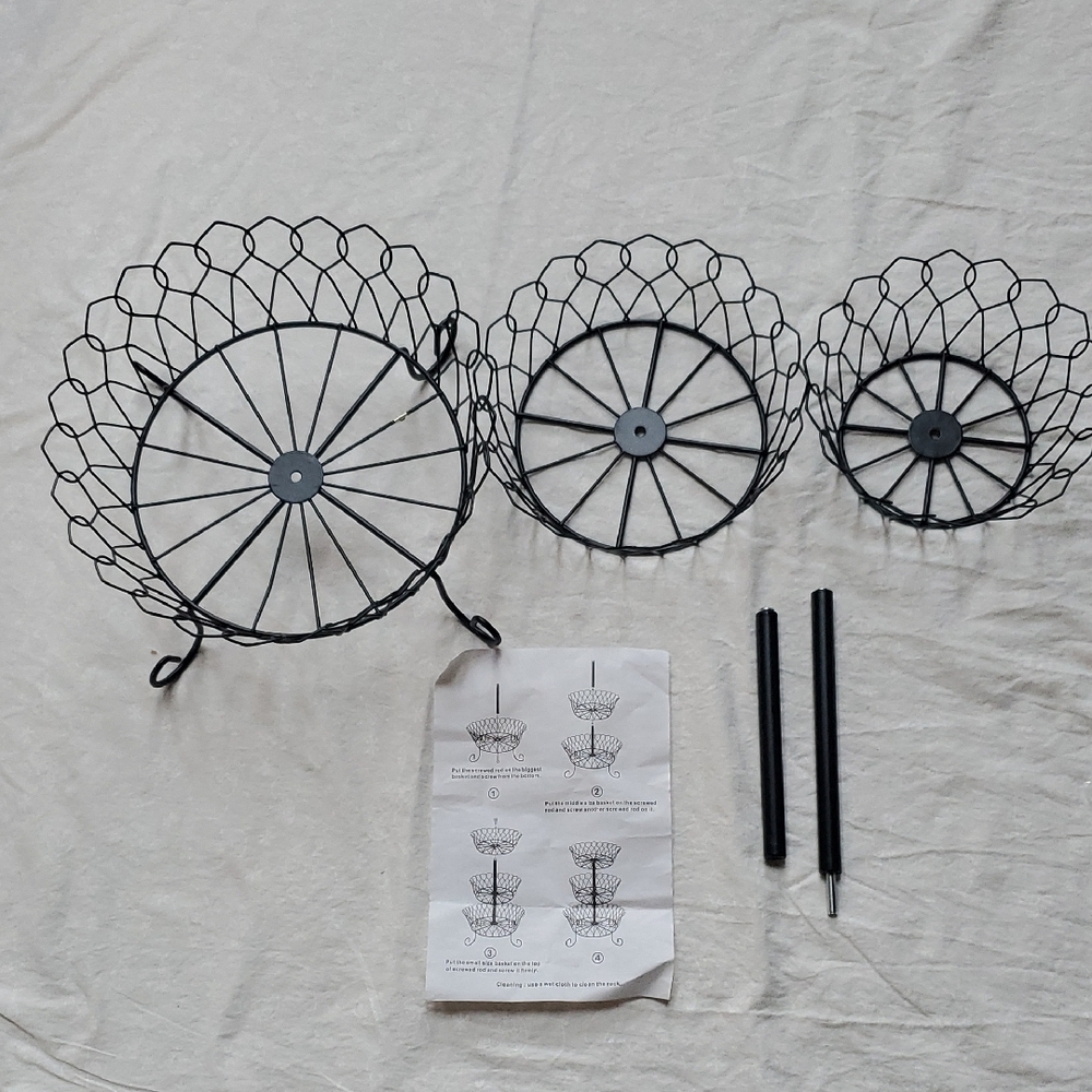 Black Metal Wire Fruit Basket Set